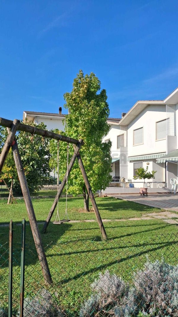 casa indipendente in vendita a Montecchio Maggiore