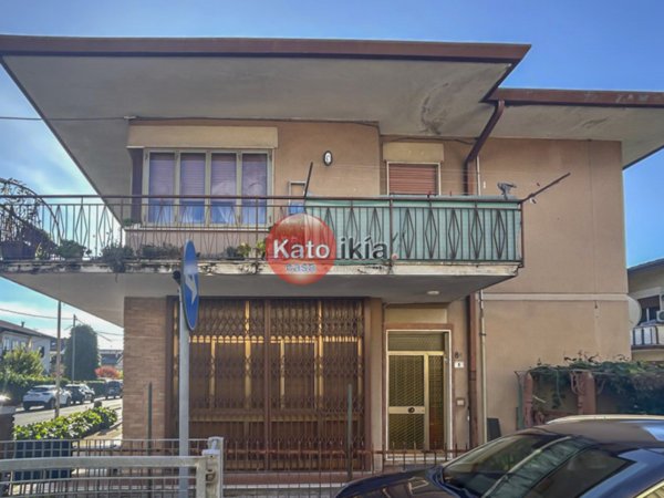 casa indipendente in vendita a Montecchio Maggiore