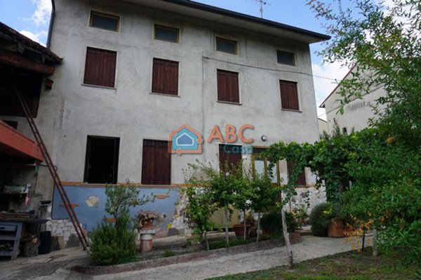 casa indipendente in vendita a Montecchio Maggiore in zona Alte Ceccato