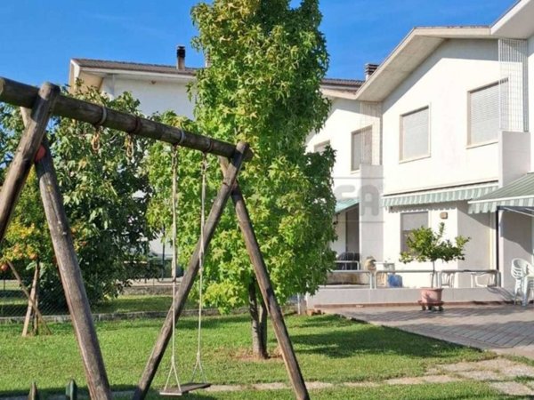 casa indipendente in vendita a Montecchio Maggiore in zona Alte Ceccato