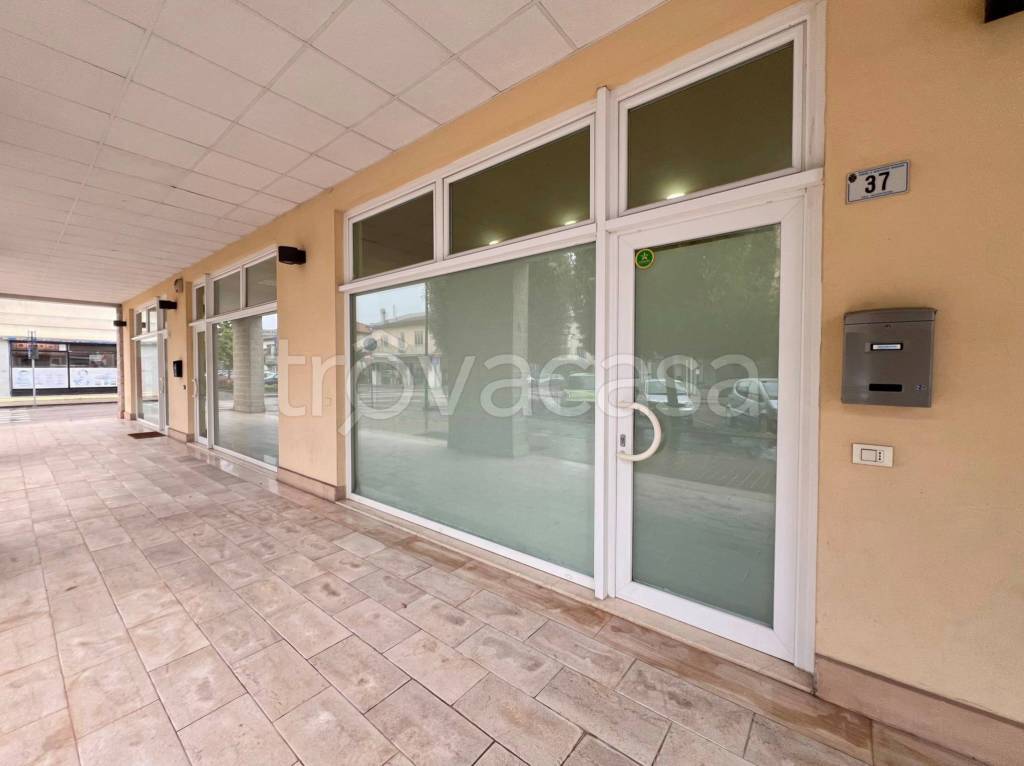 negozio in vendita a Montecchio Maggiore