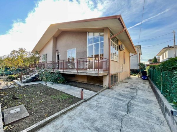 casa indipendente in vendita a Montecchio Maggiore in zona Alte Ceccato