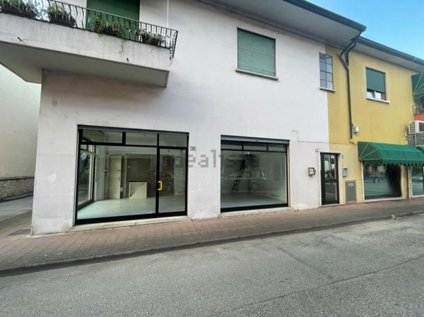 ufficio in vendita a Montecchio Maggiore in zona Alte Ceccato