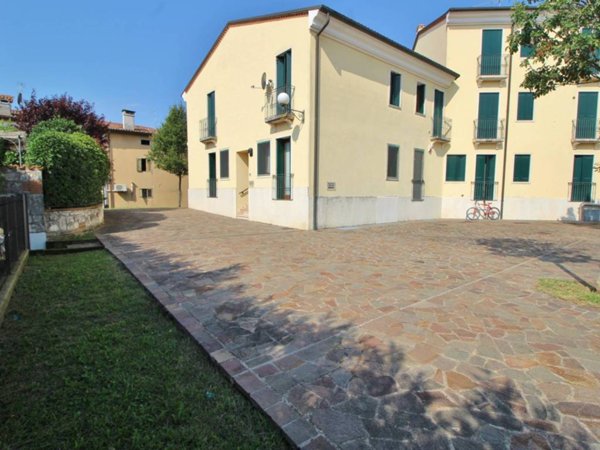 ufficio in vendita a Montecchio Maggiore in zona Alte Ceccato