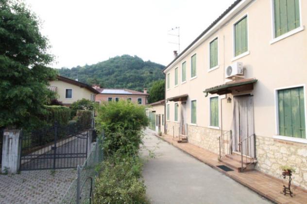 casa indipendente in vendita a Montecchio Maggiore