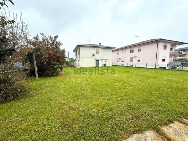 casa indipendente in vendita a Montecchio Maggiore