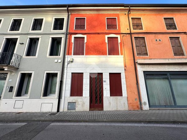 casa indipendente in vendita a Montecchio Maggiore in zona Alte Ceccato