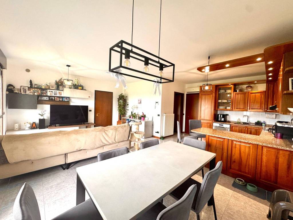 appartamento in vendita a Montecchio Maggiore in zona Alte Ceccato