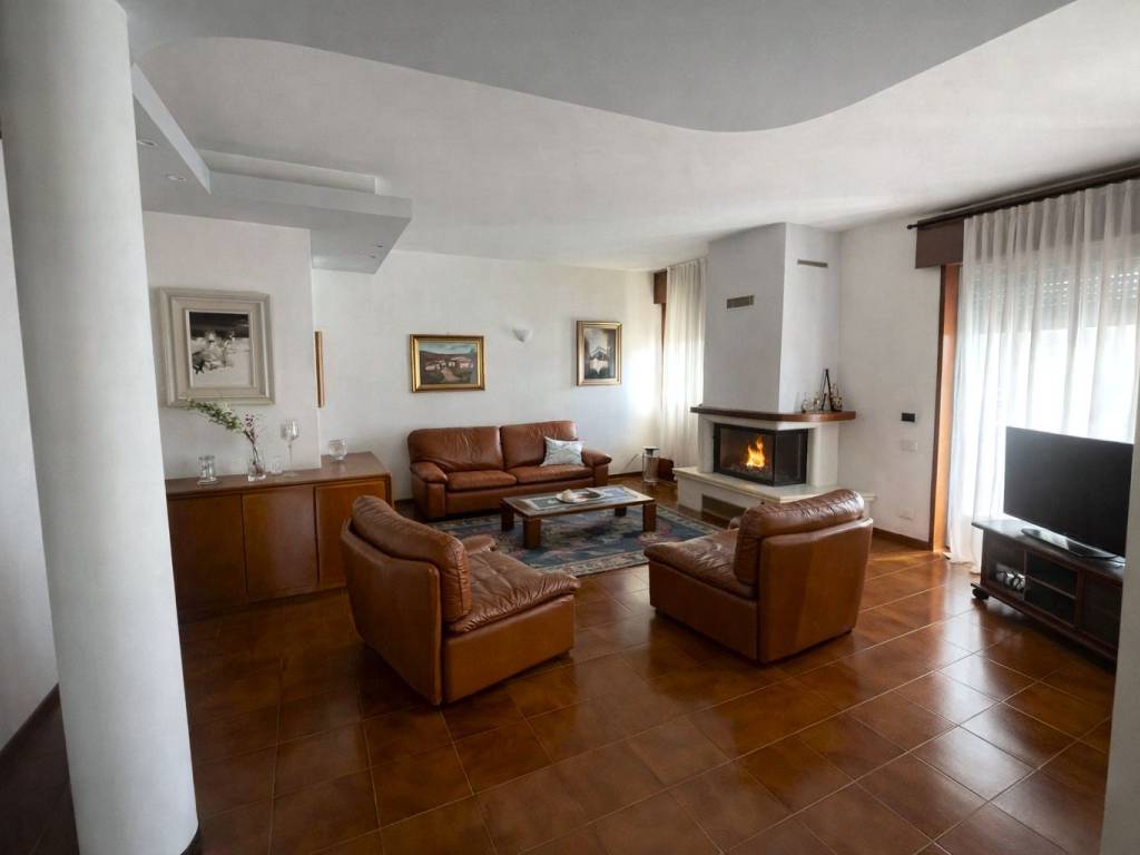 casa indipendente in vendita a Montecchio Maggiore in zona Alte Ceccato