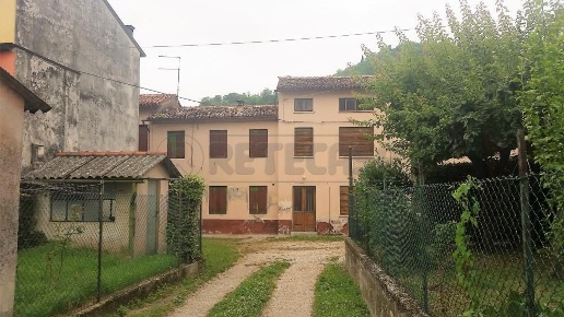 casa indipendente in vendita a Montecchio Maggiore in zona Alte Ceccato
