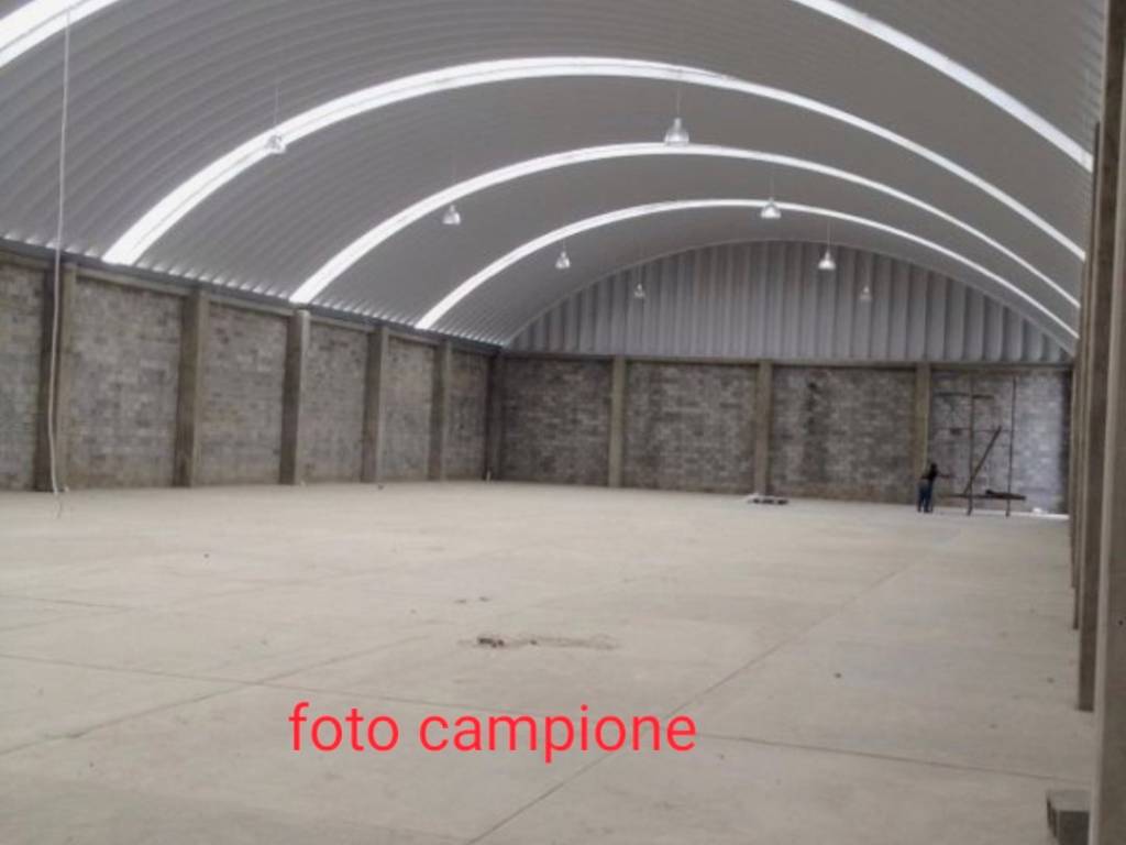 locale commerciale in vendita a Montecchio Maggiore