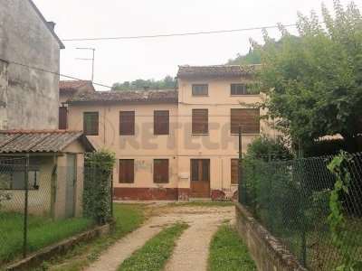 casa indipendente in vendita a Montecchio Maggiore in zona Alte Ceccato