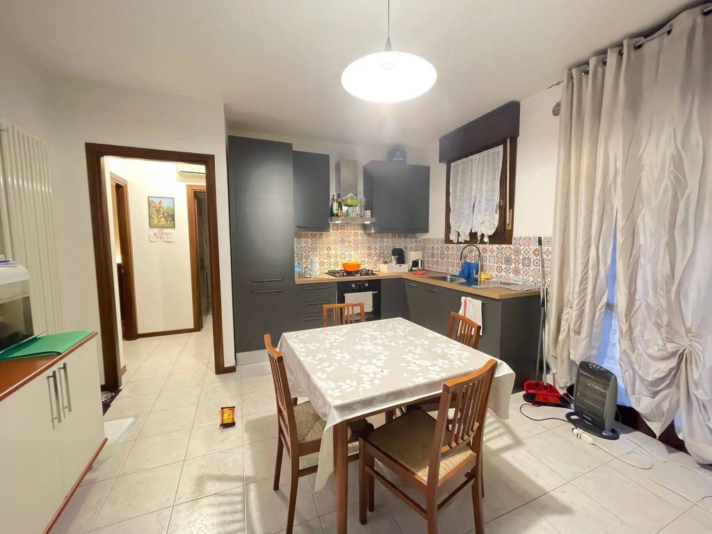 appartamento in vendita a Montecchio Maggiore in zona Alte Ceccato