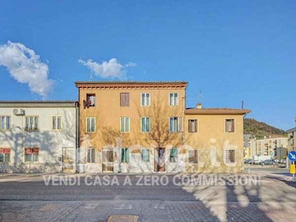 casa indipendente in vendita a Montecchio Maggiore in zona Alte Ceccato