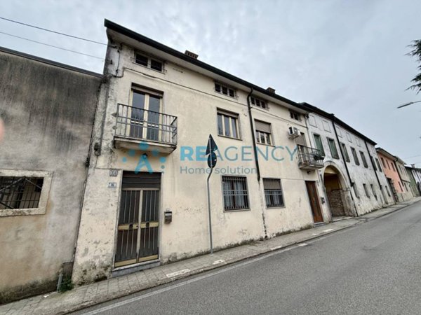casa indipendente in vendita a Montecchio Maggiore