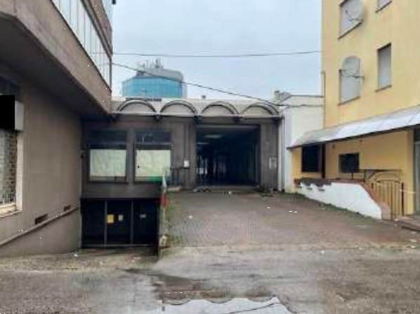 negozio in vendita a Montecchio Maggiore