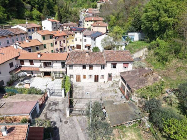 casa indipendente in vendita a Montecchio Maggiore