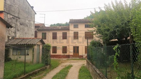 casa indipendente in vendita a Montecchio Maggiore in zona Alte Ceccato