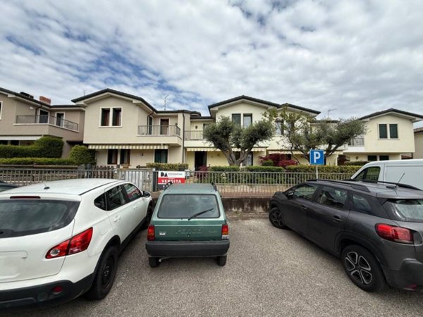 casa indipendente in vendita a Montecchio Maggiore