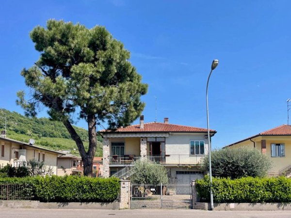 casa indipendente in vendita a Montecchio Maggiore in zona Alte Ceccato