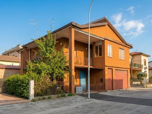 casa indipendente in vendita a Montecchio Maggiore in zona Alte Ceccato