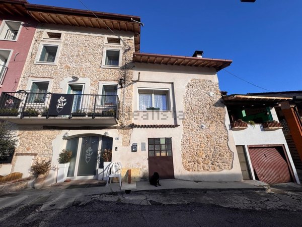 casa indipendente in vendita a Montecchio Maggiore in zona Valdimolino