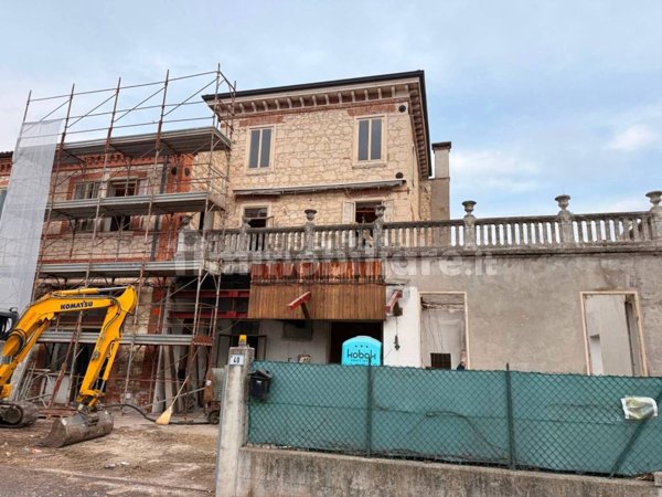 appartamento in vendita a Montecchio Maggiore in zona Alte Ceccato