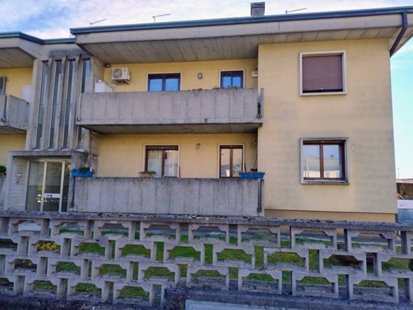 appartamento in vendita a Montecchio Maggiore in zona Alte Ceccato