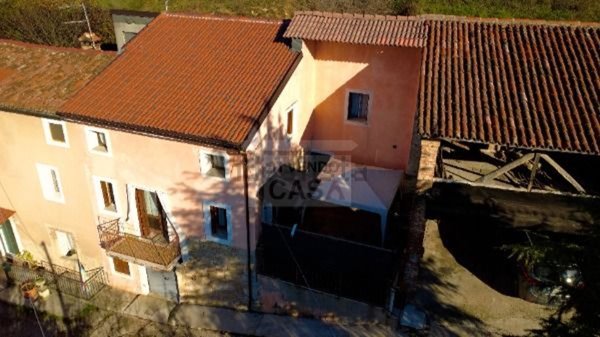 casa indipendente in vendita a Montecchio Maggiore in zona Bernuffi