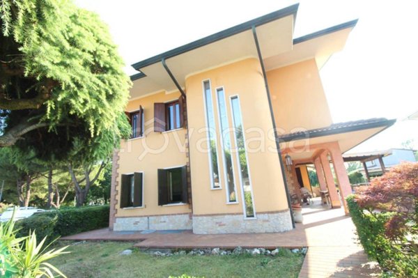casa indipendente in vendita a Montecchio Maggiore in zona Alte Ceccato