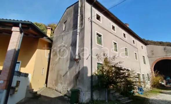 appartamento in vendita a Montecchio Maggiore in zona Santissima Trinità