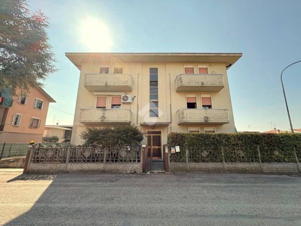 appartamento in vendita a Montecchio Maggiore in zona Alte Ceccato