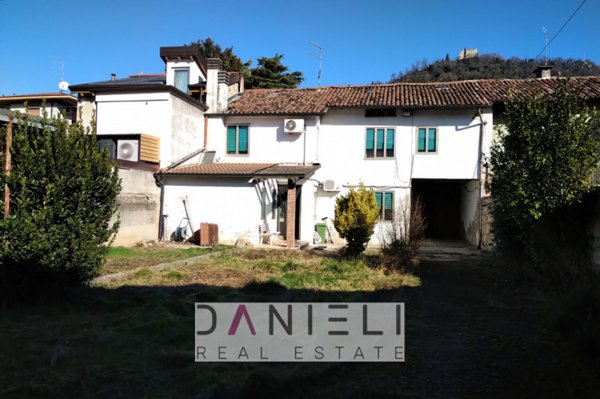 casa semindipendente in vendita a Montecchio Maggiore in zona Alte Ceccato
