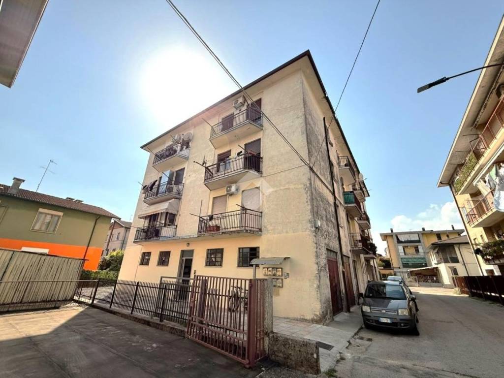 appartamento in vendita a Montecchio Maggiore in zona Alte Ceccato