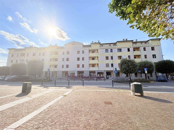 appartamento in vendita a Montecchio Maggiore in zona Alte Ceccato