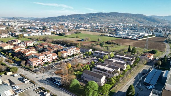 appartamento in vendita a Montecchio Maggiore in zona Alte Ceccato