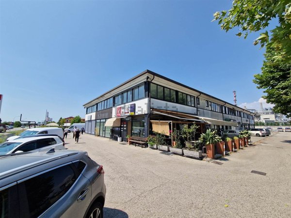 ufficio in vendita a Montecchio Maggiore in zona Alte Ceccato