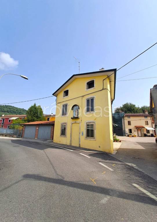 casa indipendente in vendita a Montecchio Maggiore