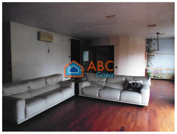 casa indipendente in vendita a Montecchio Maggiore in zona Alte Ceccato