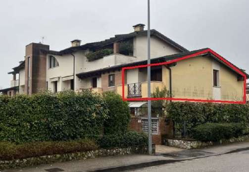 appartamento in vendita a Montecchio Maggiore in zona Alte Ceccato