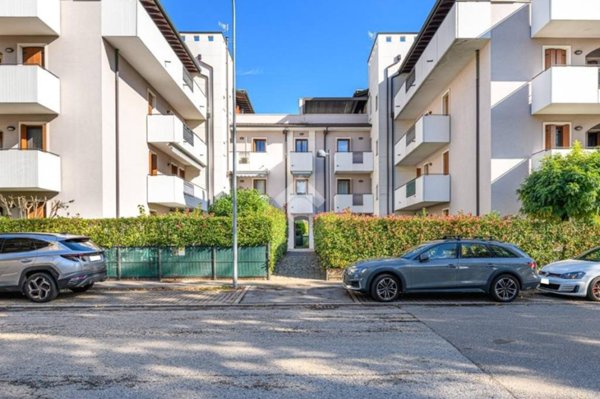 appartamento in vendita a Montecchio Maggiore in zona Alte Ceccato