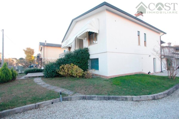 casa indipendente in vendita a Montecchio Precalcino
