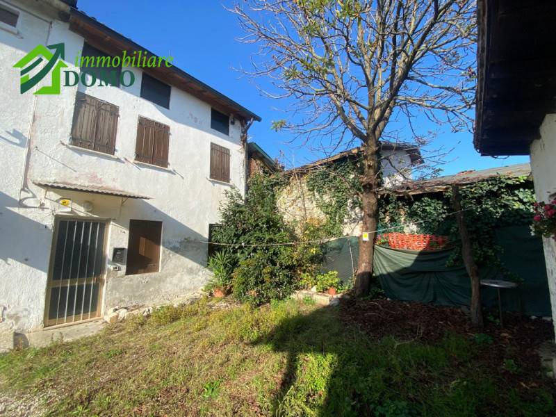 casa indipendente in vendita a Montecchio Precalcino