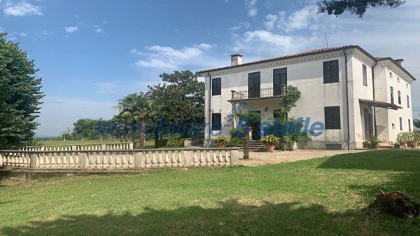 casa indipendente in vendita a Montecchio Precalcino