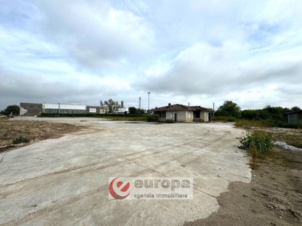 ufficio in vendita a Montecchio Precalcino in zona Levà