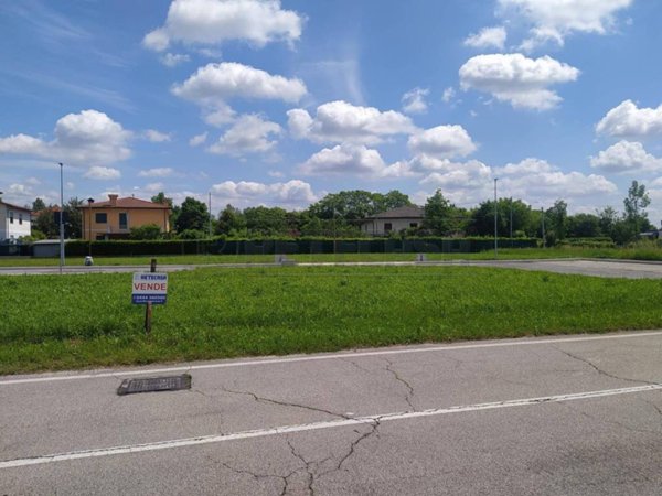 casa indipendente in vendita a Montecchio Precalcino