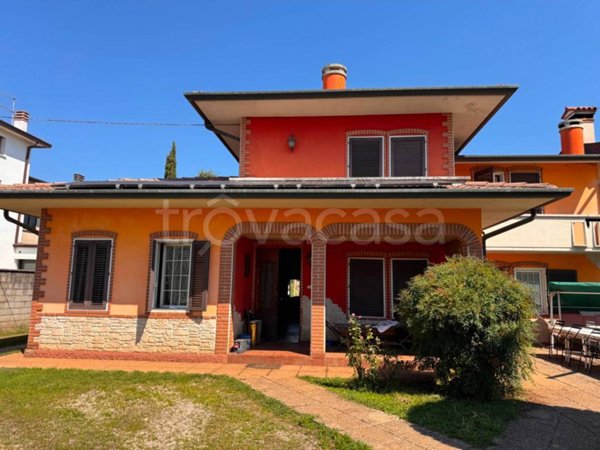 casa indipendente in vendita a Montecchio Precalcino