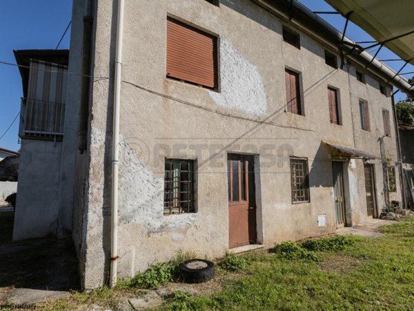 casa semindipendente in vendita a Montecchio Precalcino