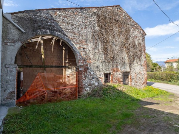 appartamento in vendita a Montecchio Precalcino