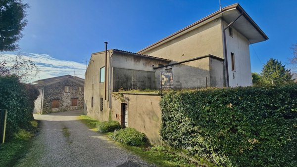 casa indipendente in vendita a Montecchio Precalcino